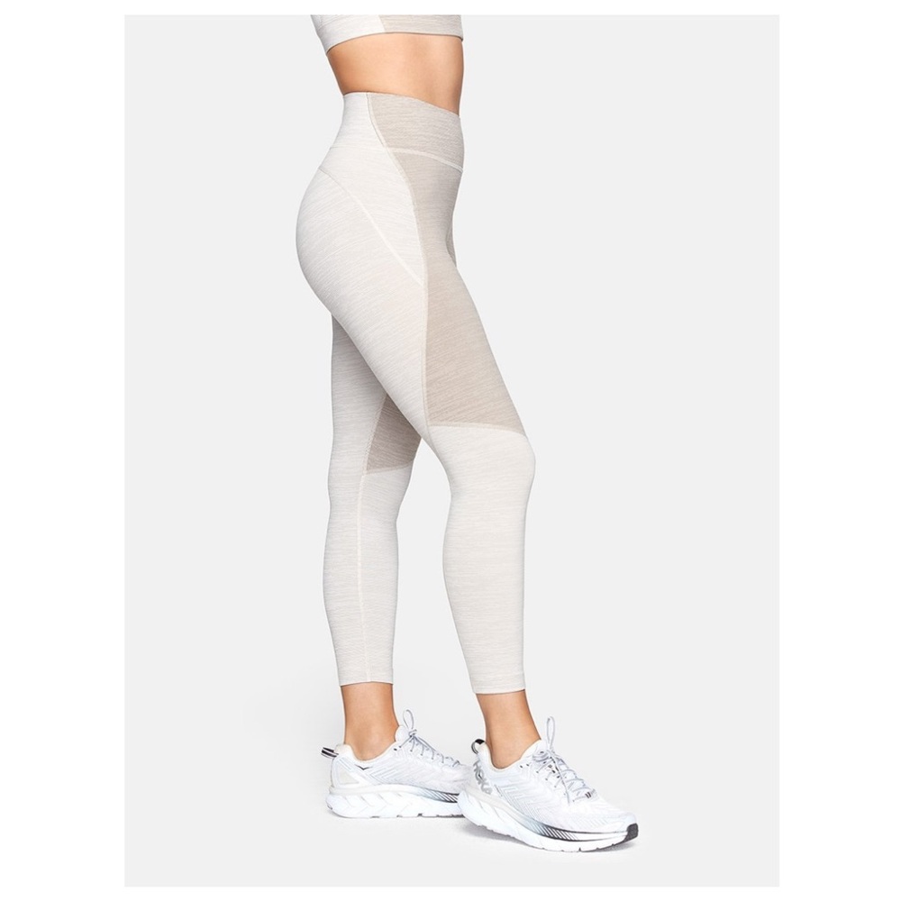 Outdoor Voices 3/4 two-tone Techsweat leggings